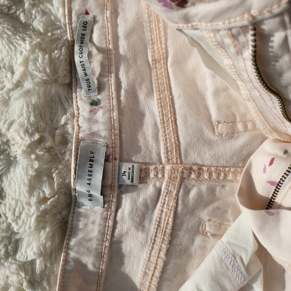 🟠🆕️🟠 Free Assembly Jean - Picture 2 of 3